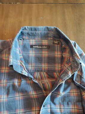 Northern Isles men's plaid flannel 100% cotton L size shirt